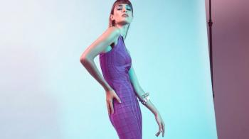 Krásné fialové šaty: Vytvořte bezchybné obrázky